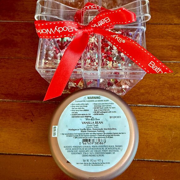 NEW 2-Pc VANILLA BEAN 3-Wick 14.5oz Candle Bath & Body Works in a present - Picture 3 of 4
